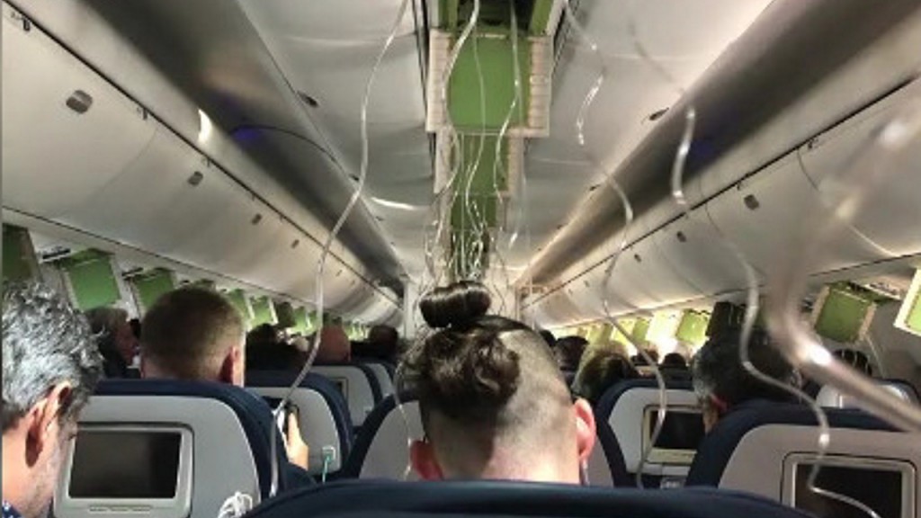 Delta flight plunges 30,000 feet in minutes