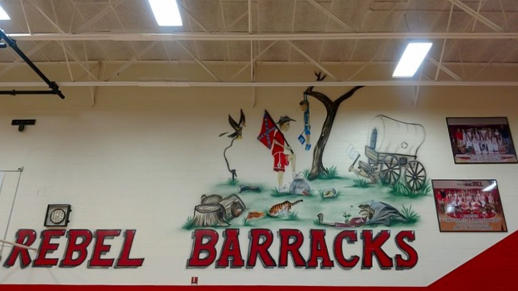 Tennessee school removes Confederate flag, lynching murals