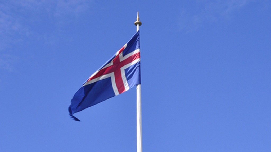 Iceland makes it illegal to pay women less than men