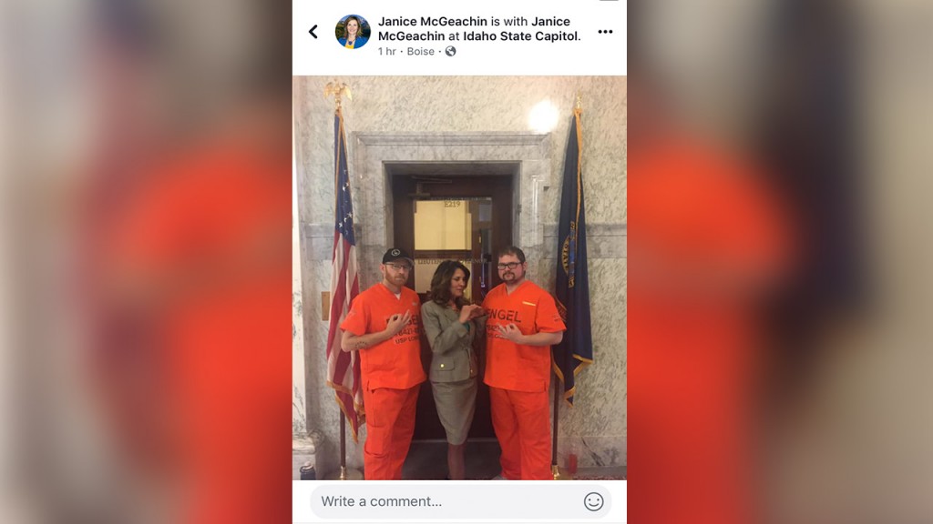 Idaho Lt. Gov. poses with anti-government group in Capitol