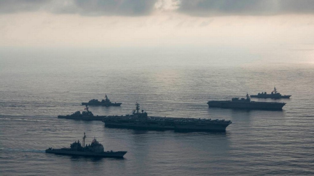 US Navy warship challenges Chinese claims in South China Sea