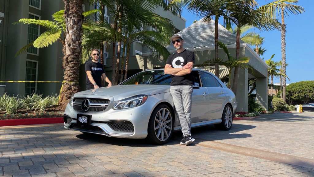 Team breaks ‘Cannonball Run’ cross-country driving record