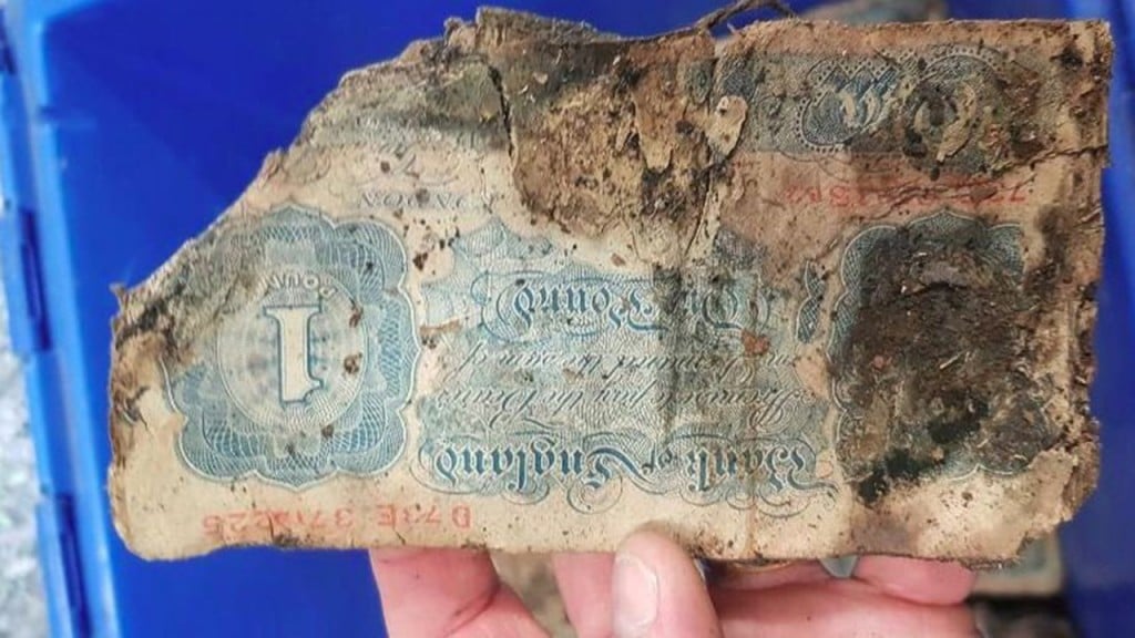 WWII cash hoard found under floor of Churchill’s tailor