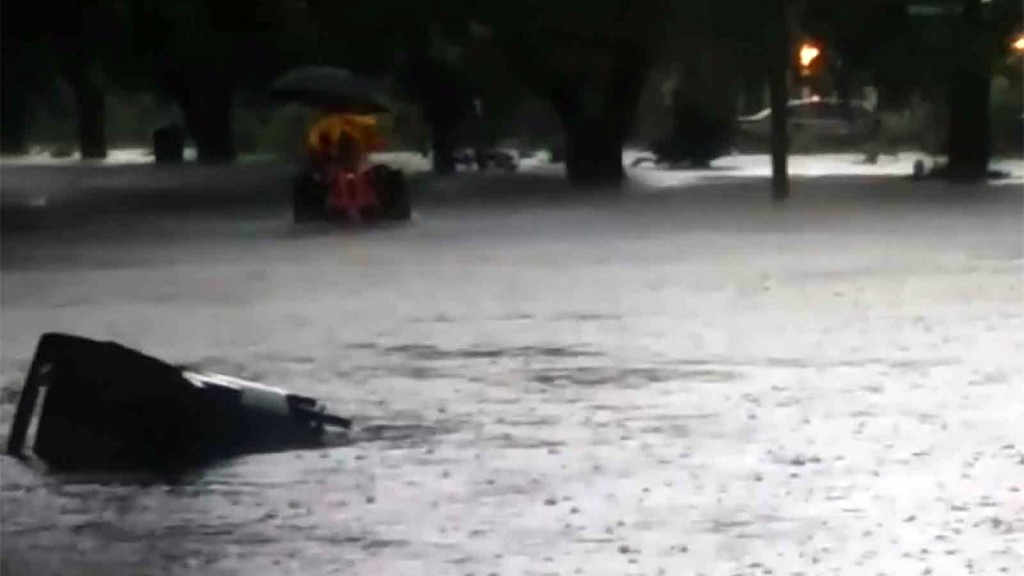 Heavy rain in South Texas prompts flash flood warnings