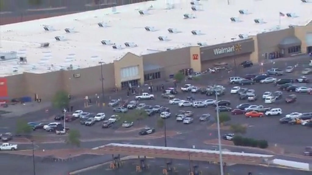 El Paso police seek Walmart hero who helped save lives