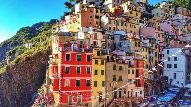 Flip-flop fines introduced in Italy’s Cinque Terre
