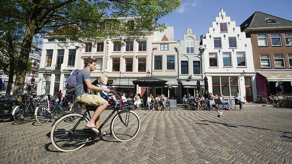 The Netherlands is paying people to cycle