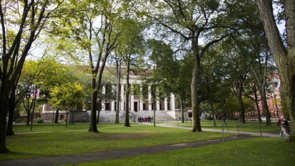 Harvard student denied entry to US on campus for classes