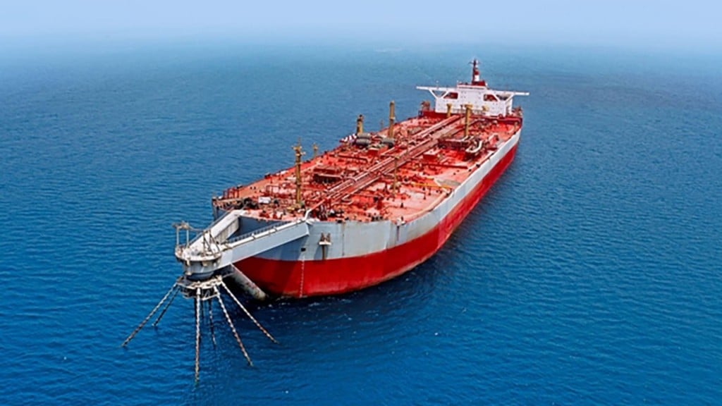 Decaying tanker near Yemeni coast threatens ‘catastrophic explosion’