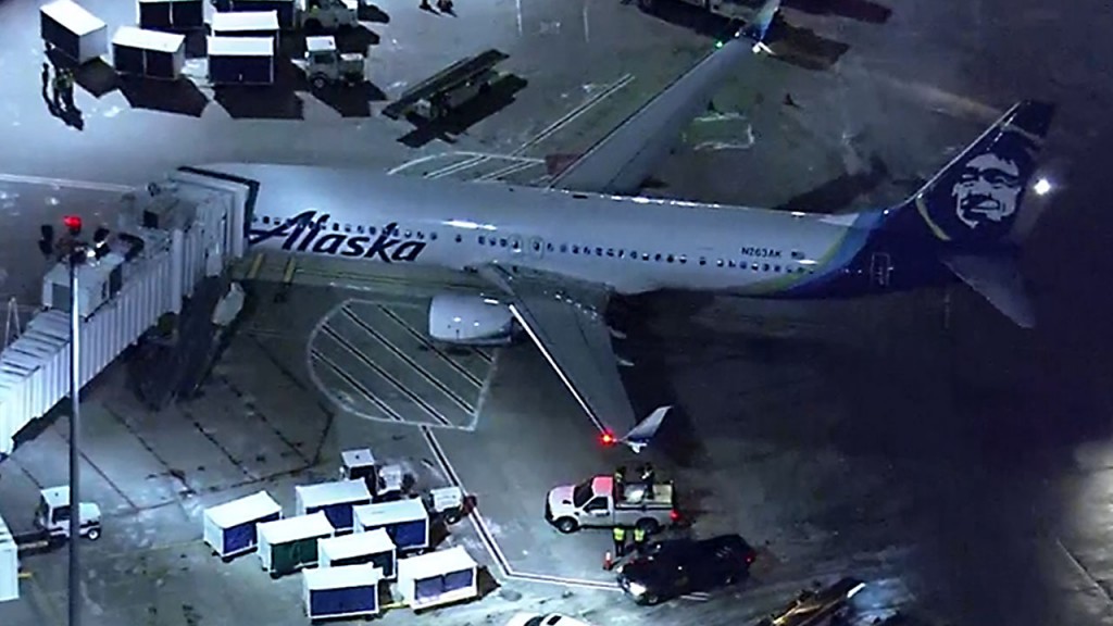 Alaska Airlines jet hits de-icing truck in Boston