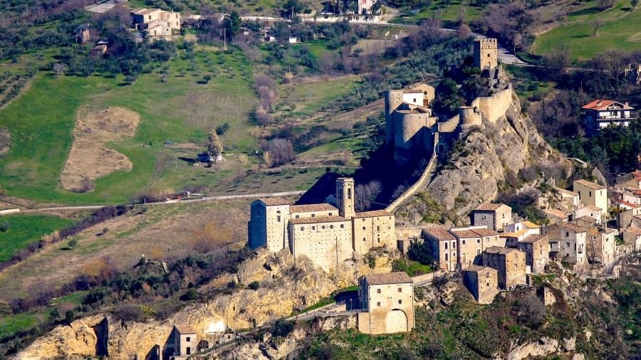 A fairytale Italian castle wedding for $100?
