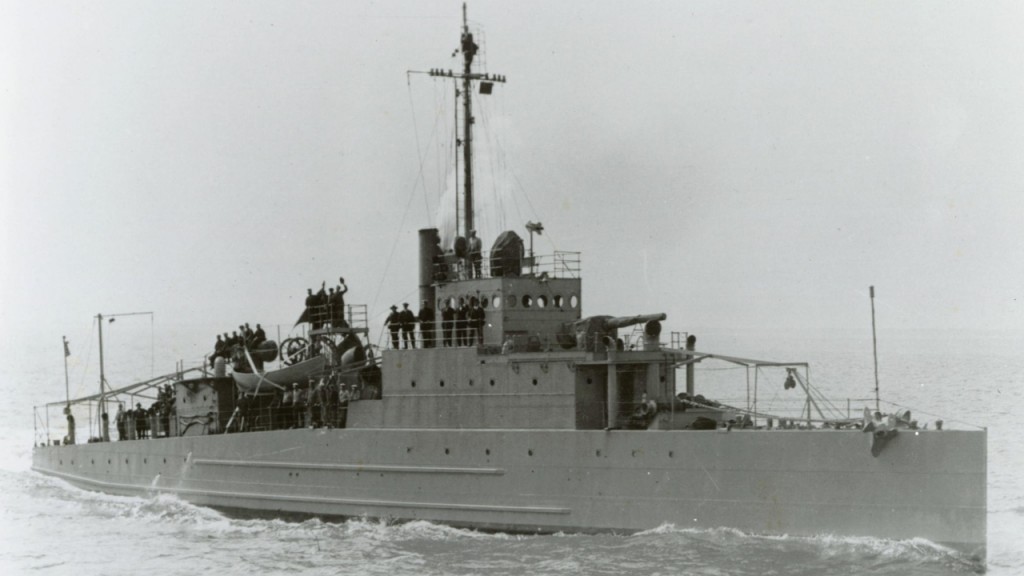 Divers find sunken WWII Navy warship