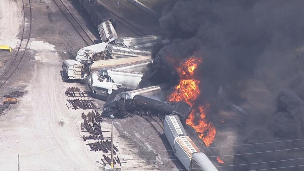 Smoke, flames after train derails in Illinois