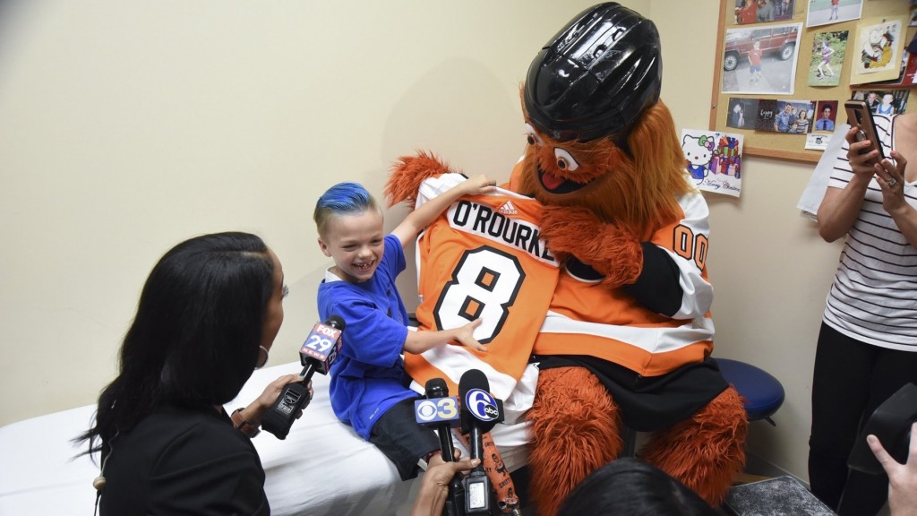NHL mascot gives young fan custom prosthetic