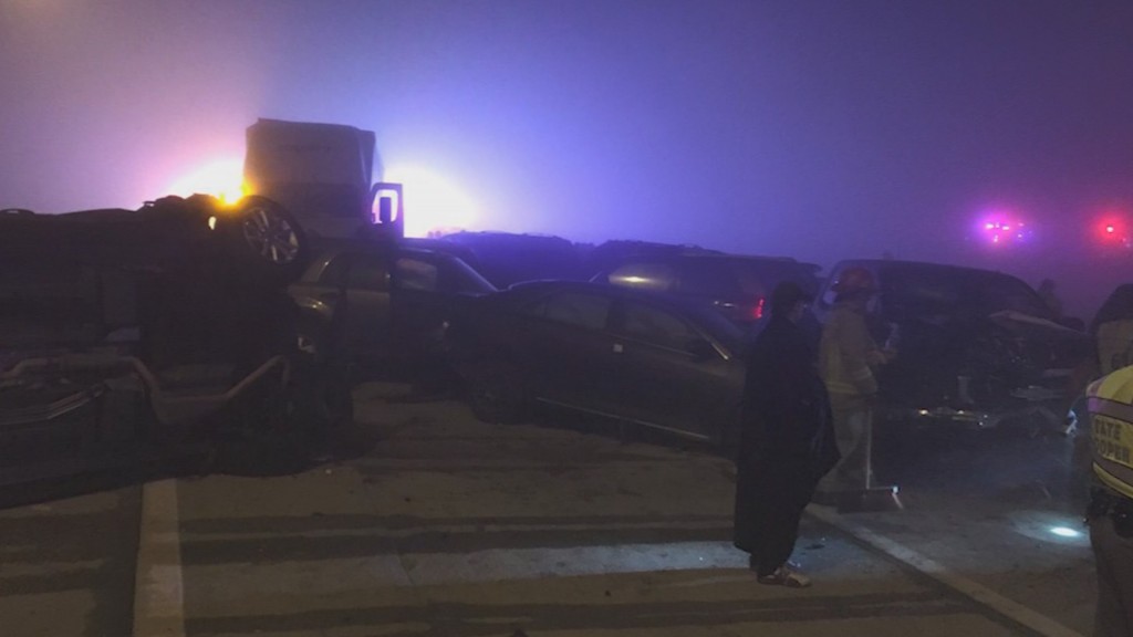 Heavy fog causes 20-plus vehicle collision in Texas