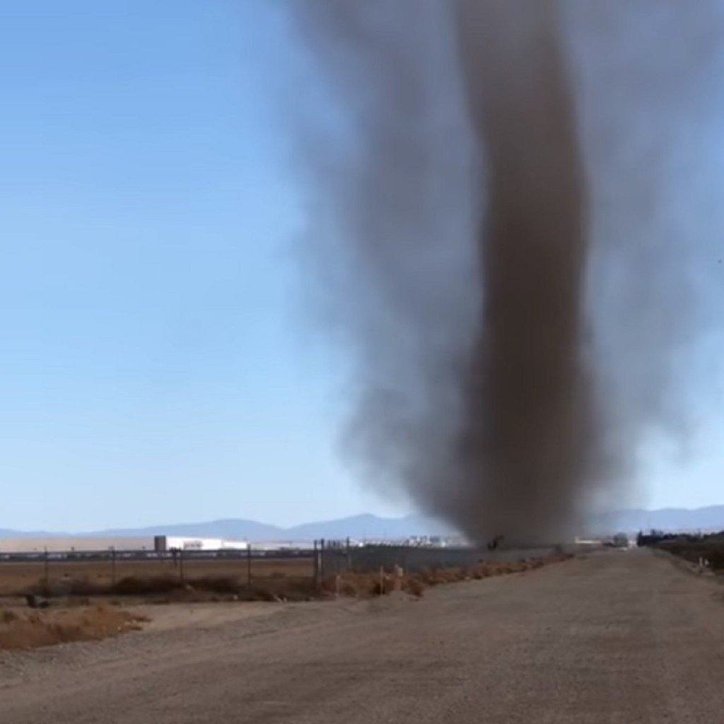 Large dust devil caught on video in California