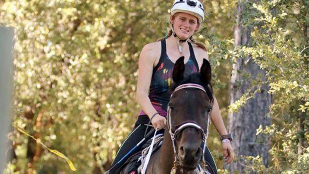Woman wins endurance race with free horse from Craigslist