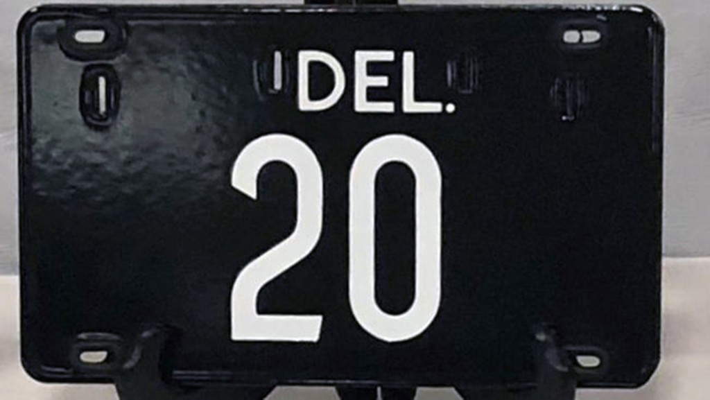 Delaware license plate sells for $410,000