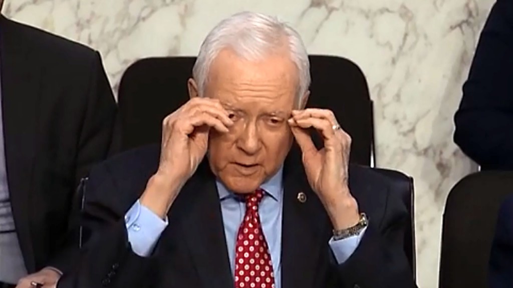 Hatch’s invisible glasses show he’s super hip and/or just human