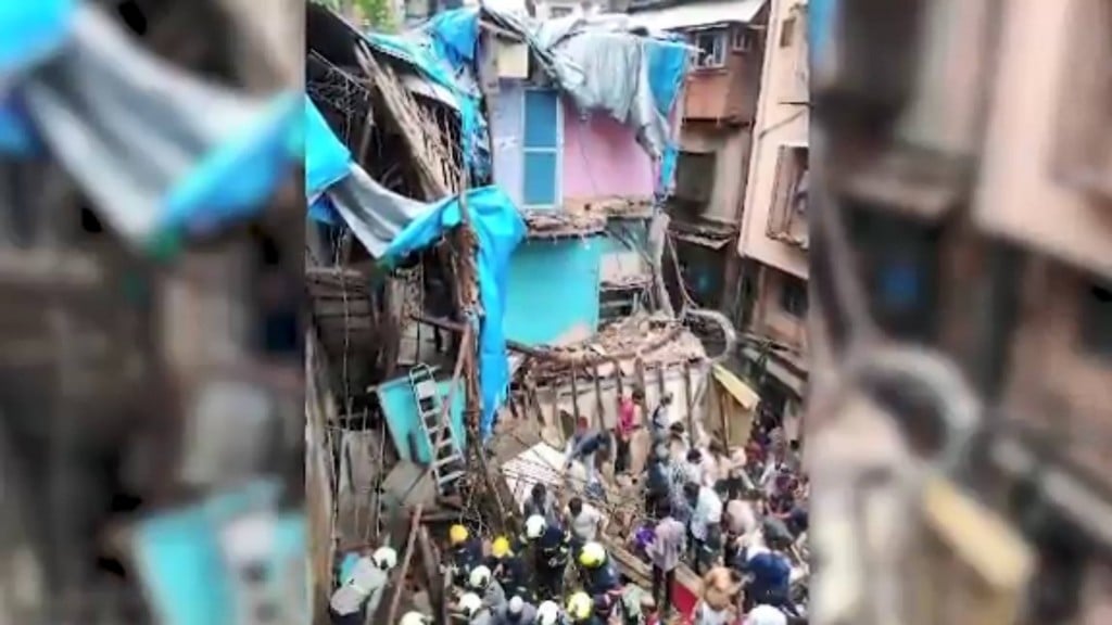 Building collapses in Mumbai, killing 10 and trapping dozens
