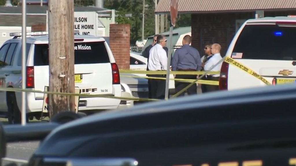 Two Florida deputies killed in restaurant shooting