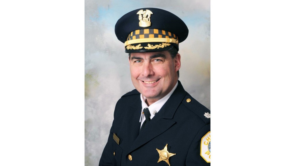 Chicago police commander killed assisting on call