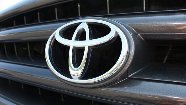 Toyota dumps stake in Tesla