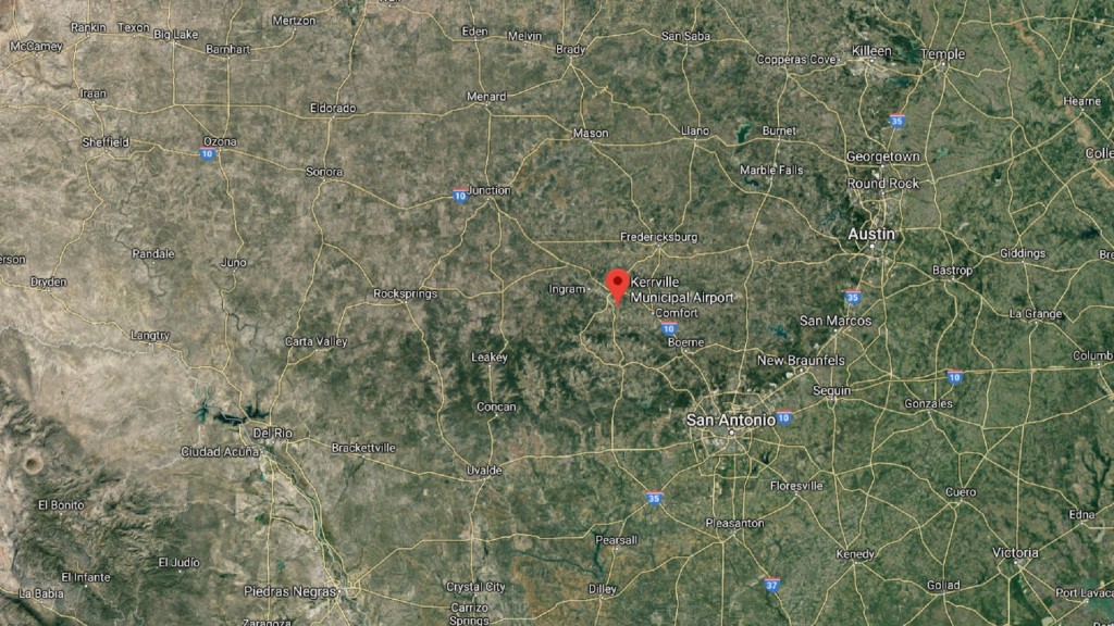 6 killed when small plane crashes in Texas