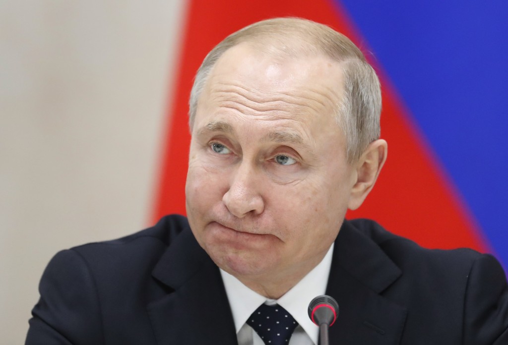 Putin focuses on economics, missiles in state-of-the-nation address