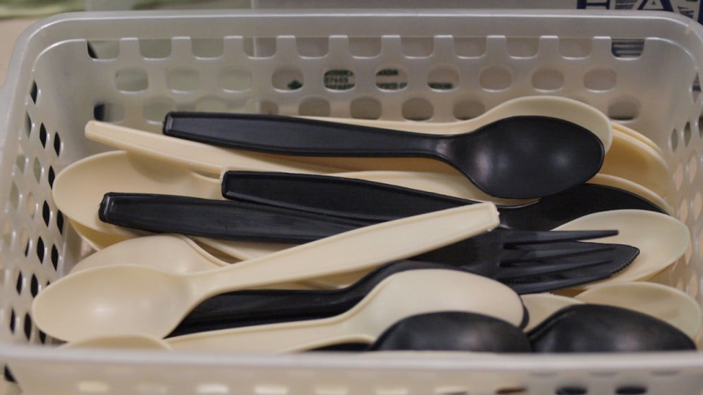 Atlanta city council votes to ban plastic utensils