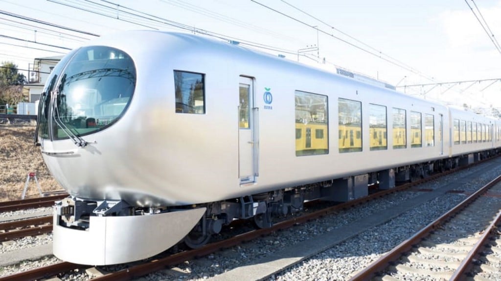 New bullet train in Japan designed to feel like a living room