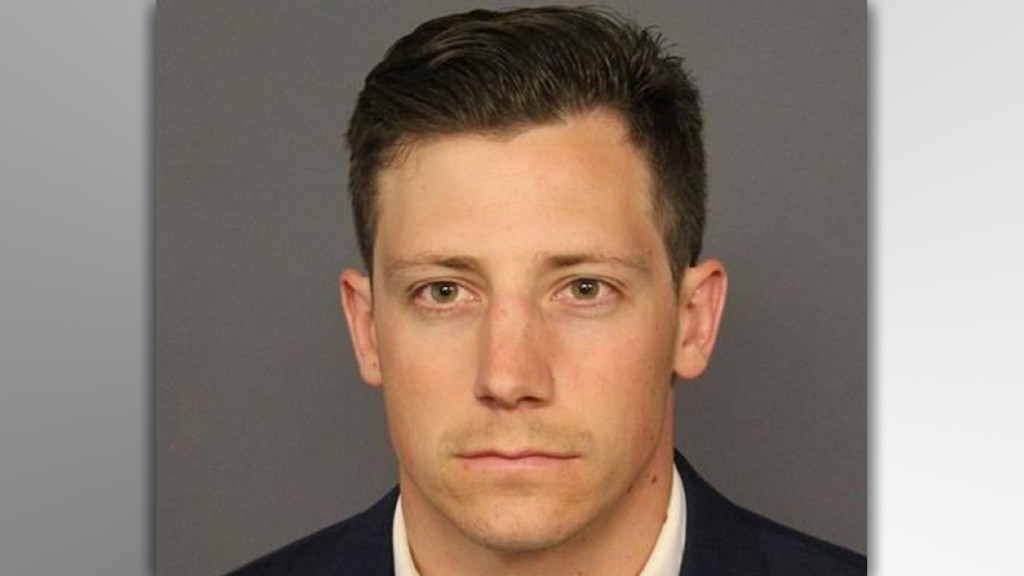 Dancing FBI agent who shot someone appears in court on assault charge