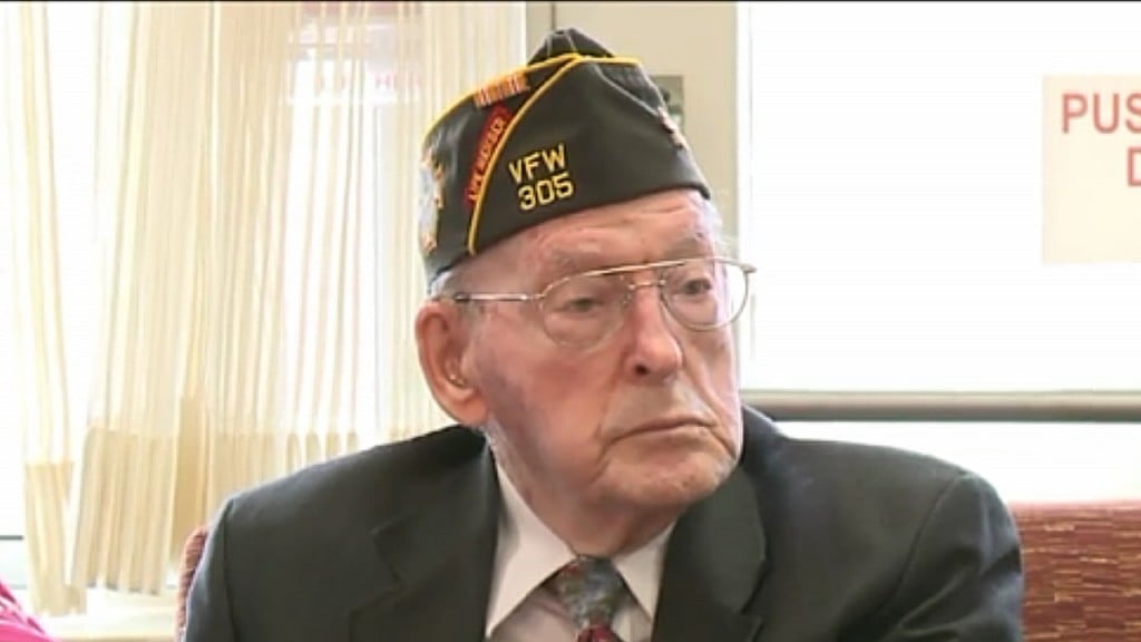 World War II veteran receives medal 73 years after service in Guam