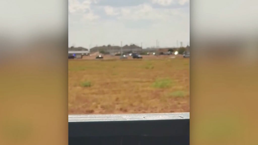 Gunman drives around shooting in West Texas