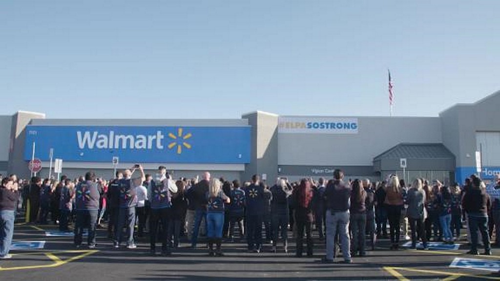 Walmart displays #ElPasoStrong banner as store reopens to cheers