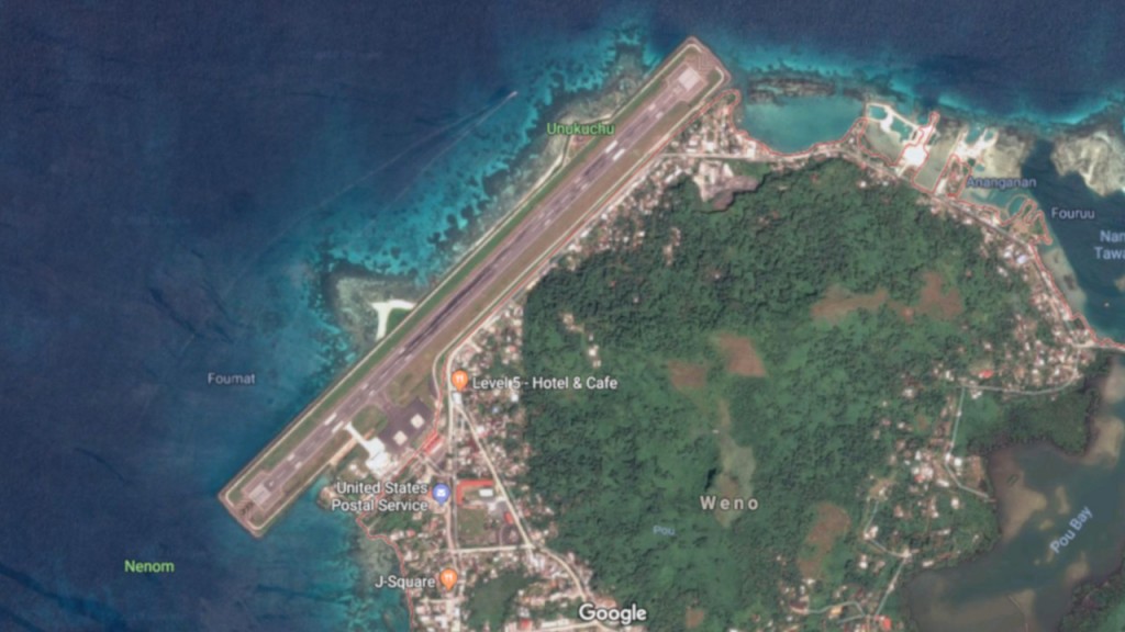 All passengers and crew survive Air Niugini Boeing 737 crash in sea off Micronesian island