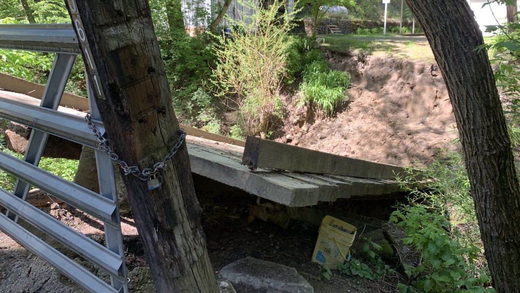 North Spokane woman's bridge collapses