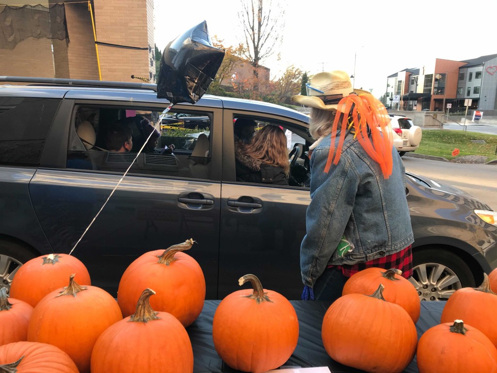 pumpkins and car