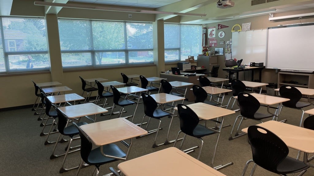 Spokane Public School Class Room With Desks