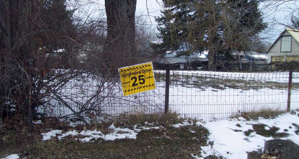 Neighbors Drive 25 Sign