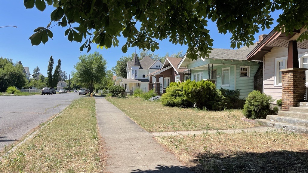 HOMES IN WEST CENTRAL NEIGHBORHOOD