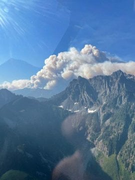 Large wildfire burning in Cascades area