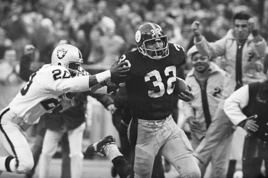 Steelers Hall Of Fame Running Back Franco Harris Has Died At Age 72