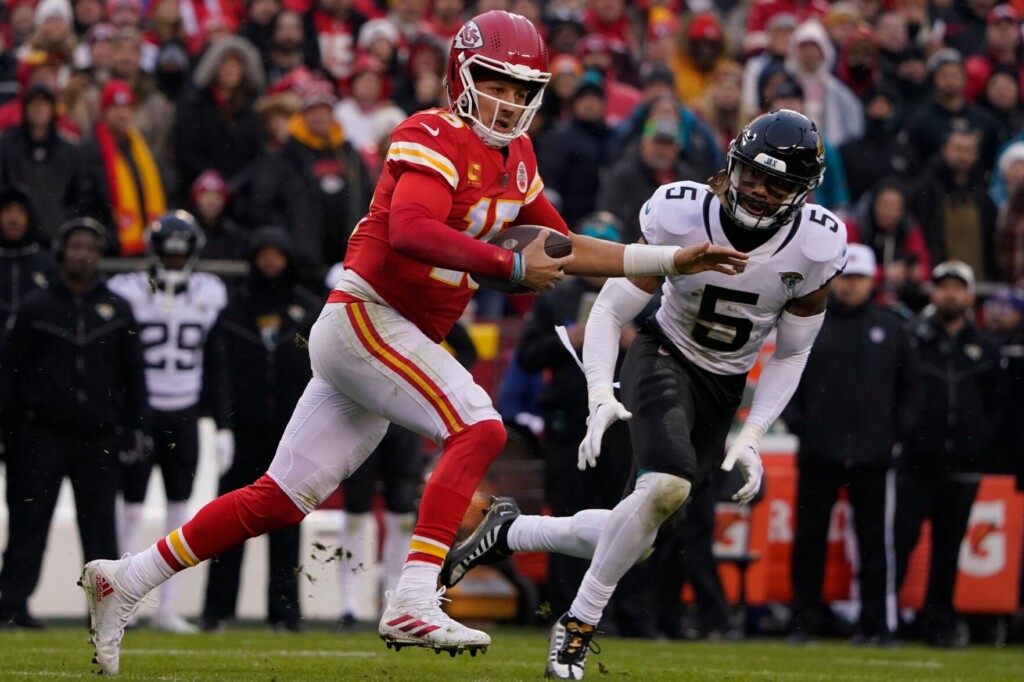 Chiefs, Led By Hobbled Mahomes, Stop Jags