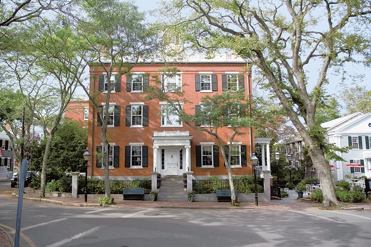 Jared Coffin House — property photograph