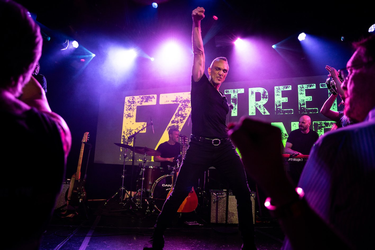 Win Tickets To Hank Azaria s Bruce Springsteen Tribute Orlando Magazine 31-best-80s-couples-costume-ideas-for-halloween