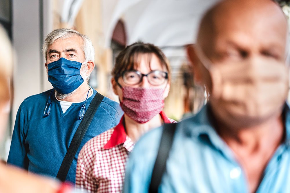 Peoplewearingmasks