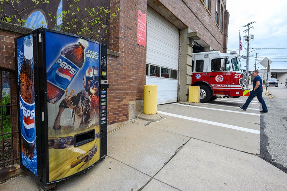 Pepsi Restocks Famed Pittsburgh Vending Machine For May The Fourth