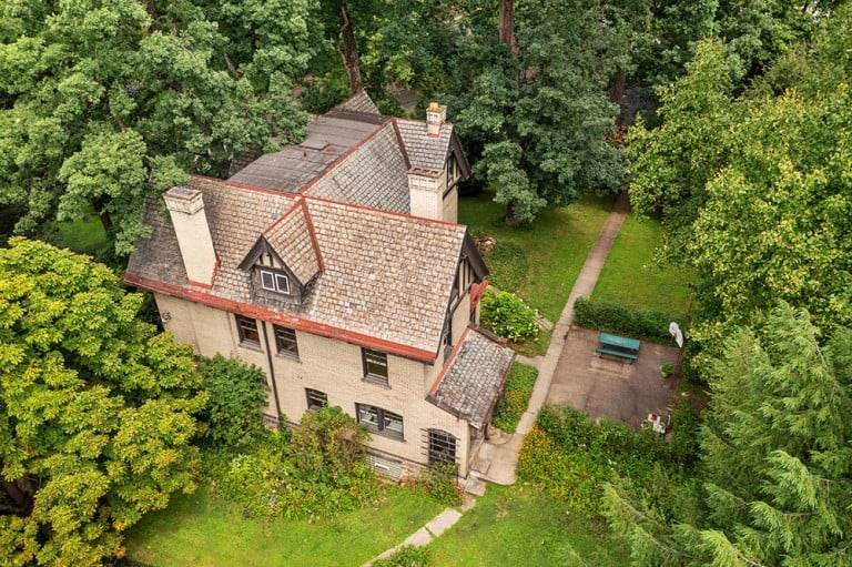 A Grand Old Family Estate Goes on the Market in Ben Avon Pittsburgh