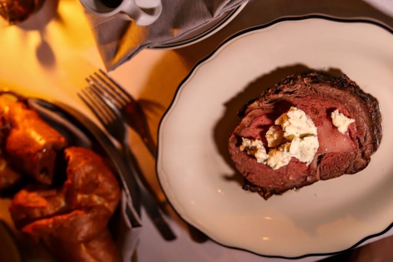 Richard DeShantz Brings The Supper Club Experience to The Rib Room